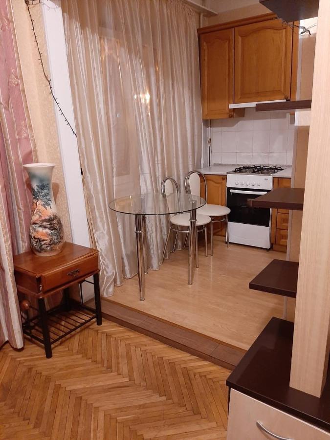 Двухкомнатная Вид На Дворец Украина Kyiv Exterior photo